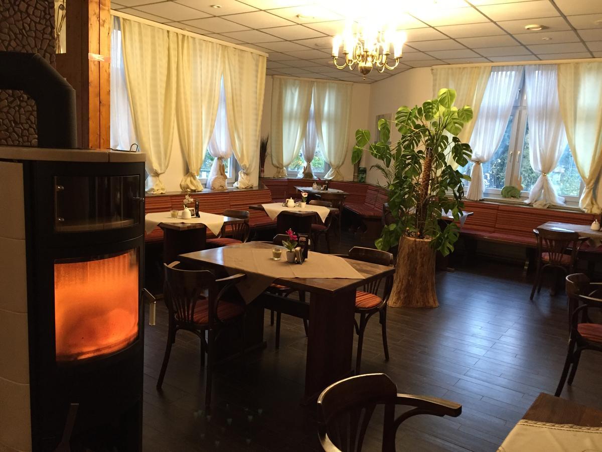 Hotel Restaurant Hohe Tanne Grossbreitenbach Bagian luar foto