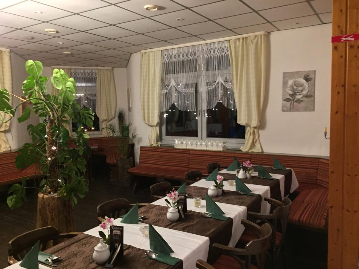 Hotel Restaurant Hohe Tanne Grossbreitenbach Bagian luar foto
