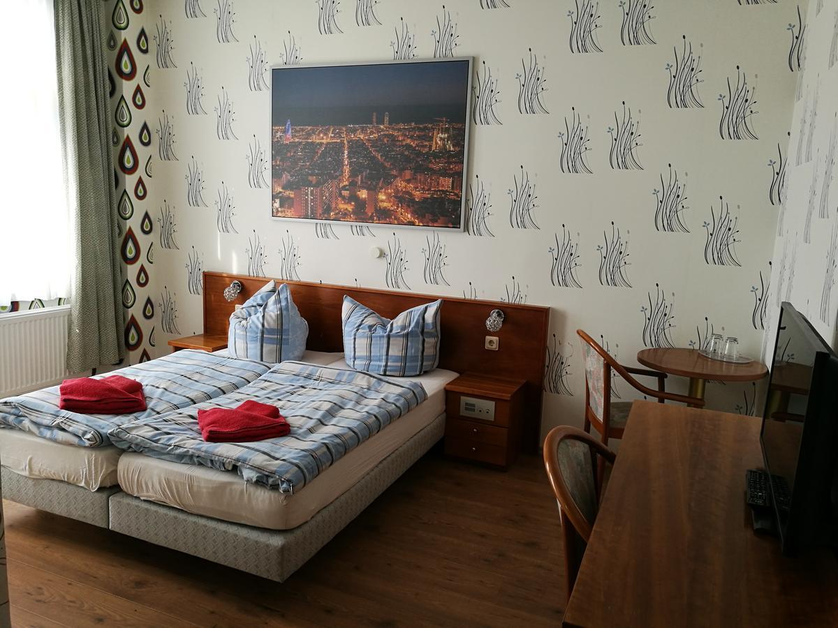 Hotel Restaurant Hohe Tanne Grossbreitenbach Bagian luar foto